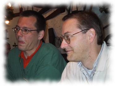 AH Buddha und AH Pascal lauschen ihrem Gegen&uuml;ber