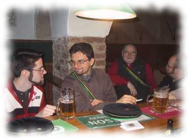 An der Bar An der Bar stehen Bb Dante, Bb The Dude, AH Cadfael und AH Azrael
