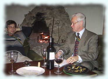 Ben und AH Hermes beim Kamin