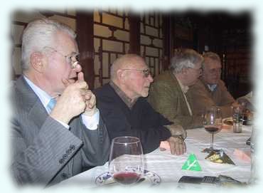 Tischrunde mit Hermes, Peregrinus, Theoderich und Brutus