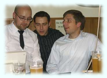 Bbr Tintifax, Bbr Blacky und Bbr Ben hinter der Bar