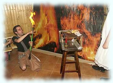 Szene: Dante spielt mit dem Feuer