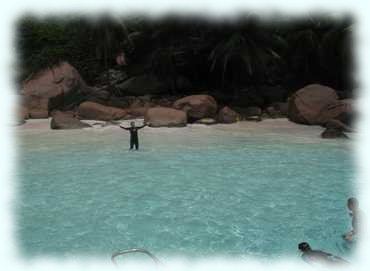 Ich in Jubelpose kurz vor dem Strand der Baie Badamier