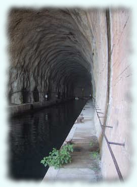 Blick in den Bunker vom Eingang aus