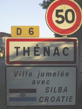Ortstafel Thénac