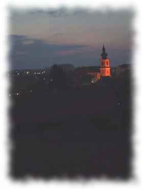 Nächtlicher Blick auf die Kirche von Heidenreichstein