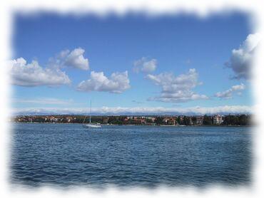 Blick von der Altstadt zum Festland