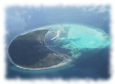 Insel beim Hinflug nach Kuredu aufgenommen