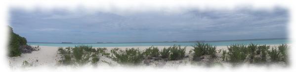 Blick über den Strand vor unserer Terasse