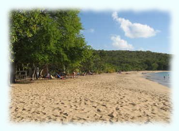 Der Sandstrand in der Saline Bay