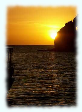 Sonnenuntergang bei den Bat Caves/Soufriere auf Saint Lucia