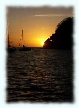 Sonnenuntergang bei den Bat Caves/Soufriere auf Saint Lucia