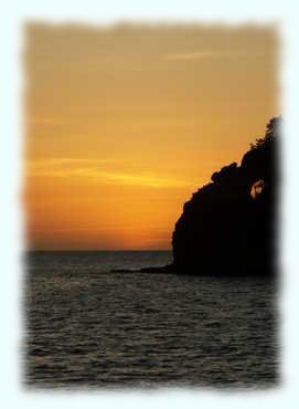 Sonnenuntergang bei den Bat Caves/Soufriere auf Saint Lucia