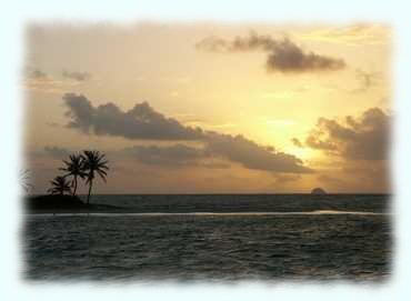 Sonnenaufgang bei den Tobago Cays