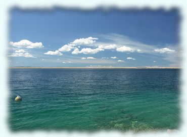 Ausblick auf das Meer mit Wolken