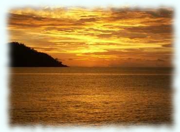 Sonnenuntergang in der Anse Lazio auf Praslin