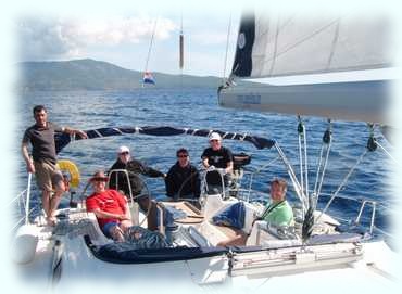 Die Crew versammelt im Cockpit