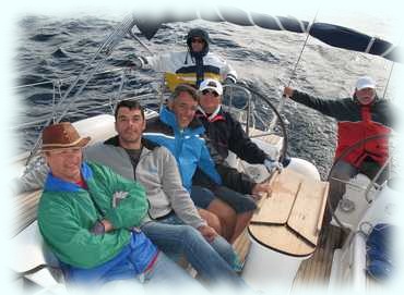 Fritz, Christian, Alex und Erwin im Cockpit, Rana und Volker hinter den Steuerrädern (c) Tom