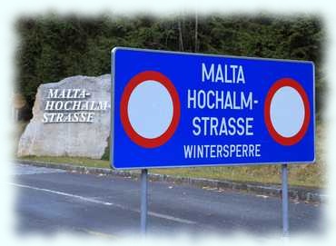 Tafel mit der Wintersperre der Maltataler Hochalmstrasse
