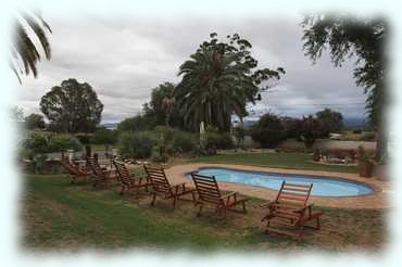 Pool und Garten des Thylitshia Villa Country Guesthouse
