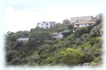 Villen an den Hängen des östlichen Head der Lagune von Knysna