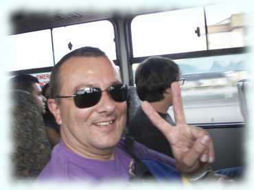 Paul im Bus auf dem Weg zum Konzert