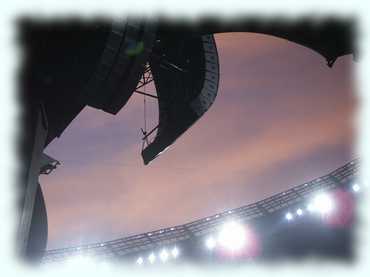 Detail der Claw gegen den Abendhimmel