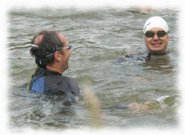 Alex und Tom kurz vor dem Start im Wasser