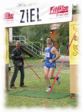 Gerhard beim Zieleinlauf