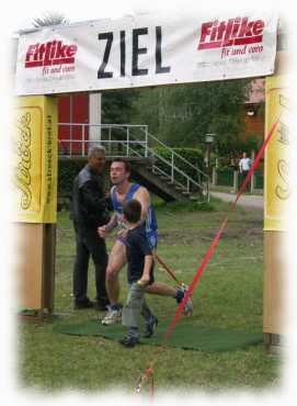 Gerhard beim Zieleinlauf