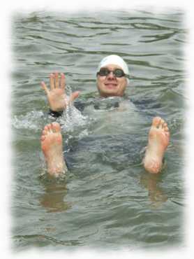 Tom kurz vor dem Start im Wasser